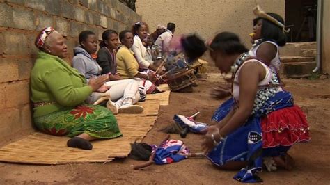 Dance of South African traditional healers - BBC News