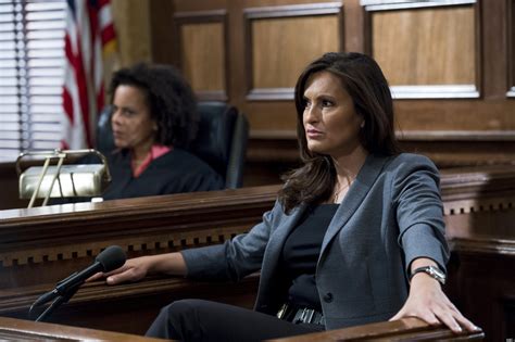 The 'Law & Order: SVU' Season 14 Finale Is 'One Of The Darkest Episodes ...