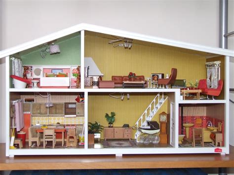 Lundby smaland house re decorated in a 1970's style. (With images ...