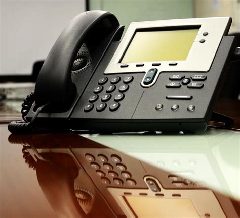 What are the Different Types of Business Telephone Systems?