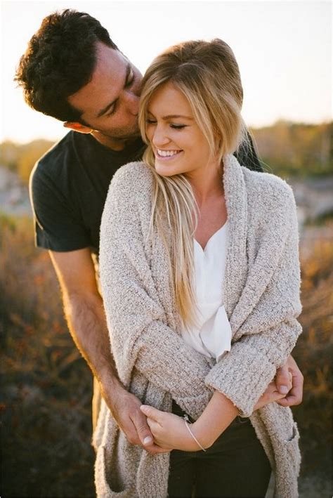 Top 20 Engagement Photo Ideas to Love - EmmaLovesWeddings | Couple photography, Photography ...