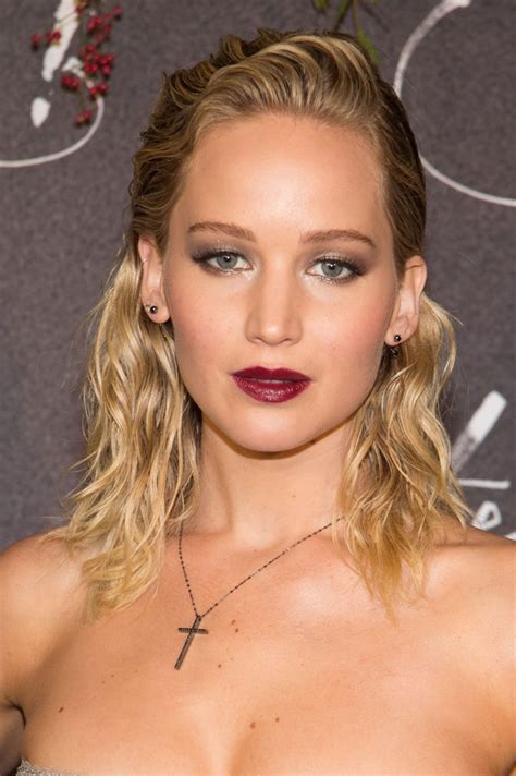 Jennifer Lawrence - "Mother" Premiere in Paris 09/07/2017 • CelebMafia