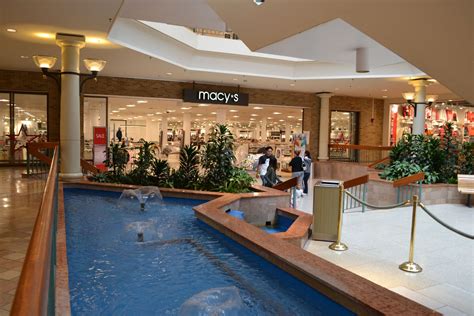 The Woodbridge, New Jersey, Macy’s Is a ‘Petri Dish’ for the Brand - Racked