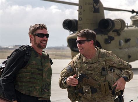 Country musician Craig Morgan marks 11th trip to entertain deployed ...