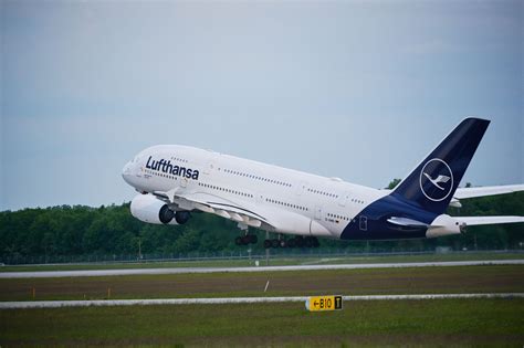 Press Release: Lufthansa reactivates Airbus A380 - Runway GirlRunway Girl