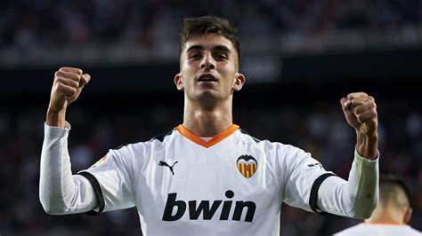 Manchester City Confirm Signing of Valencia's Ferran Torres on Five ...