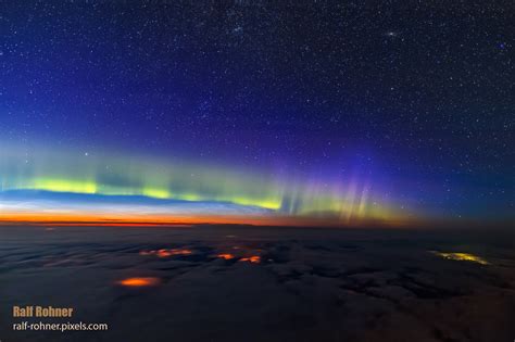 APOD: 24 Juli 2021 - De Grens van de Ruimte