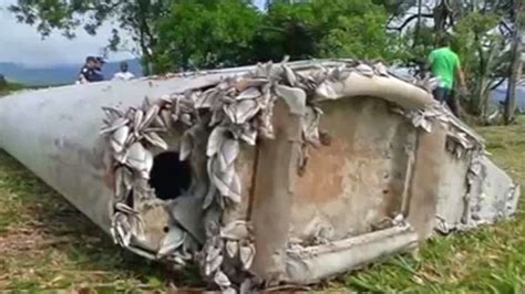 MH370: Reunion debris ‘very likely’ from missing plane – Channel 4 News