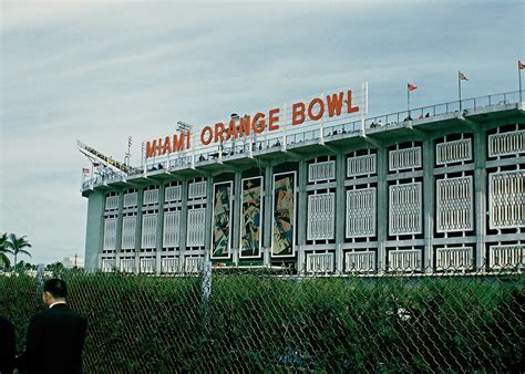 MIAMI - Orange Bowl (72,319 | 1937 - 2008) | SkyscraperCity Forum