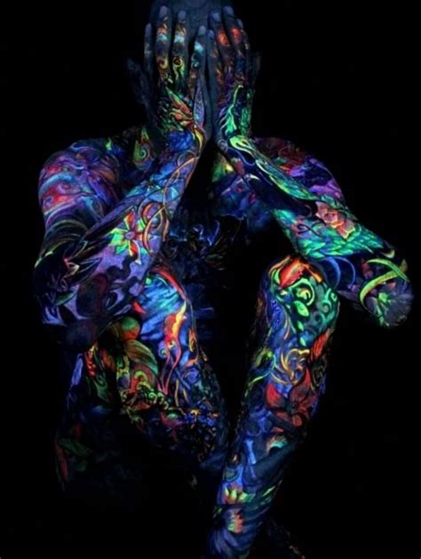 Tatuajes fluorescentes: tinta ultravioleta para no pasar desapercibido. – Culture Tattoo