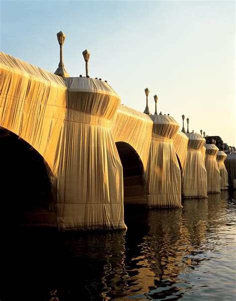 Christo and Jeanne-Claude | Projects | The Pont Neuf Wrapped