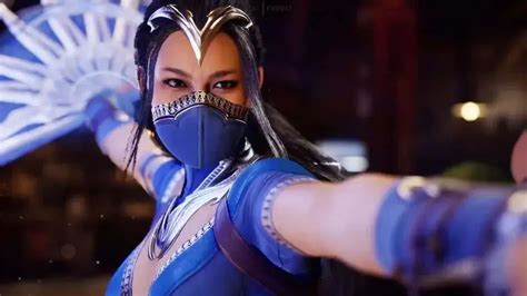 This Kitana Cosplay Looks Perfect | DashFight