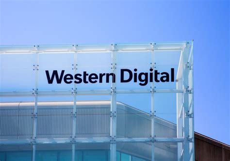 Western Digital mulls splitting its business - shares close in red