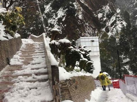 Snowfall At Mata Vaishno Devi Bhawan Vaishno Devi Shrine Receives First Snowfall Of Season ...