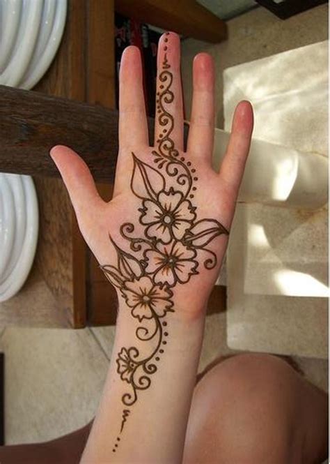 Simple and Easy Mehendi Designs: Easy Henna Designs for left hand