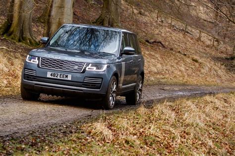 Range Rover PHEV review - we meet the P400e luxury plug-in hybrid SUV