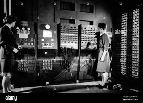 Workers Operating ENIAC Computer Stock Photo - Alamy