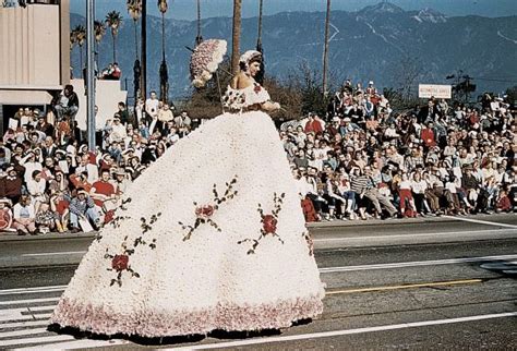 Vintage Photos of the Rose Bowl Parade | Reader's Digest