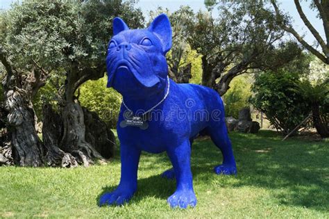 Blue dog sculpture art editorial image. Image of terrier - 42736610