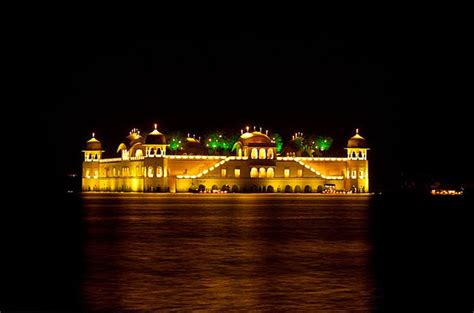 Journey to India: Diwali Celebrations in Jaipur at its Best