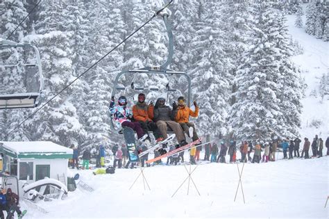 Canada’s Ski Season Is Officially Underway | One Canadian Resort Now OPEN! | Unofficial Networks