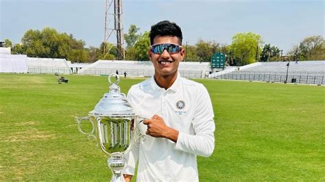 IPL 2023: U19 World Cup-winning skipper Yash Dhull makes IPL debut for ...