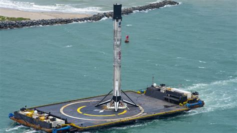 SpaceX asks to test Starlink internet with its fleet of boats