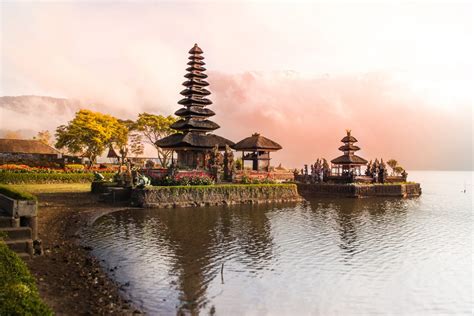 Sunrise at Pura Ulun Danu Bratan - Bali's Most Beautiful Temple - Omnivagant