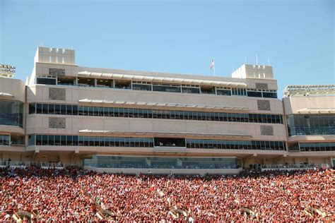 Virginia Tech Lane Stadium | NanaWall