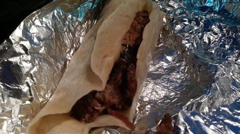 Buc-ee's Brisket Taco...Delicious! - YouTube