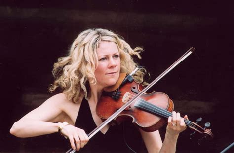 Famous Female Violinists | List of Top Female Violinists