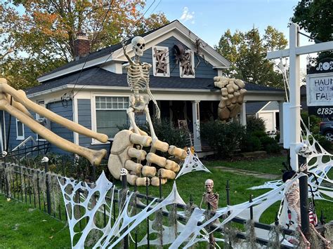 This Man's Larger-Than-Life Skeleton Display Is Going Viral | POPSUGAR ...