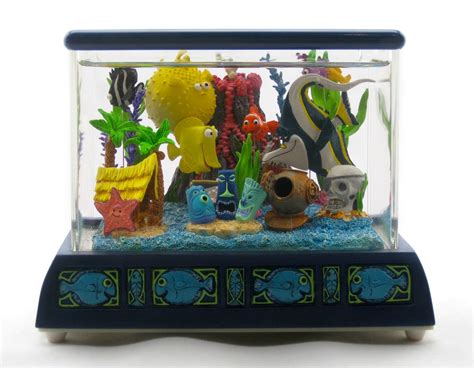 Dan the Pixar Fan: Finding Nemo: Disney Store Fish Tank Gang Snowglobe