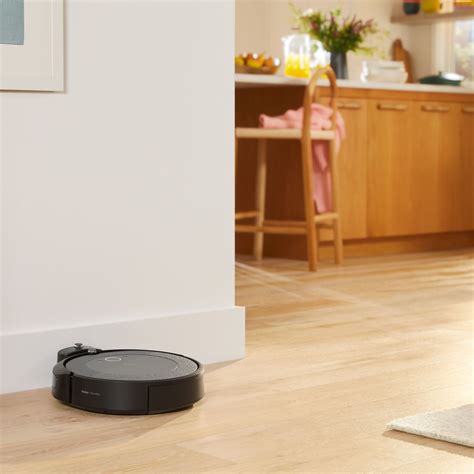 Roomba® i5 Robot Vacuum Cleaner | iRobot®