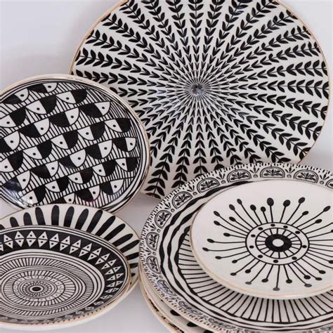 Floral Lines Black & White Gold Plated Plate Set of 4 | Holistic Habitat | Black and white ...