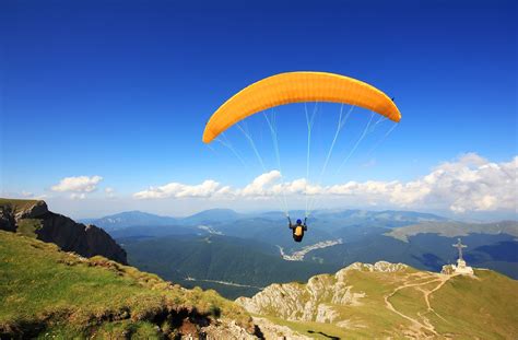 The Best Places in the World to Go Paragliding