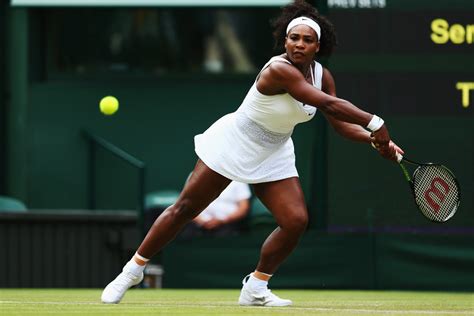 [PHOTOS] Serena Williams’ NikeCourt Flare Sneakers – Footwear News