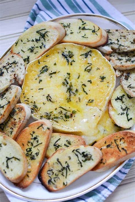 How To Make Baked Brie Appetizer - Princess Pinky Girl