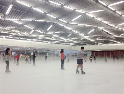 3 Things I Learned from Ice Skating at SM Megamall | Encouraging Treats