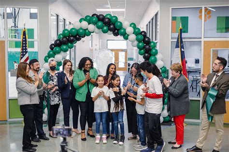 Students return to classes at the new Del Valle Elementary School - Hinterland Gazette