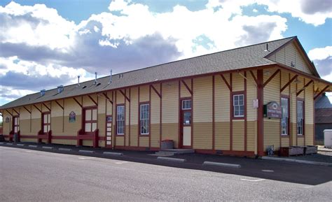 Lebanon Southern Pacific Railroad Depot in Oregon image - Free stock ...