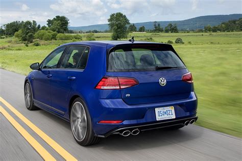 2019 Volkswagen Golf R Review - Autotrader