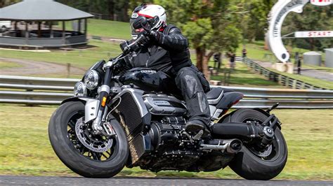 Triumph Rocket 3 Review | R and GT Tested | MCNews.com.au