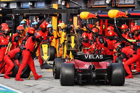 Ferrari strategist explains Sainz pit stop blunder at Zandvoort ...