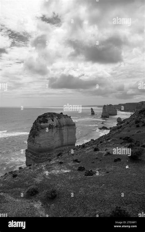 Coastline of the Pacific Ocean on the Great Ocean Road in Black and White Stock Photo - Alamy