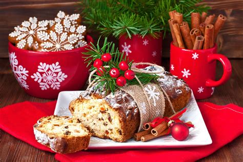 12 Christmas Foods From Around the World | Christmas food, Traditional ...