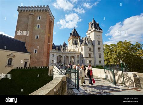 Chateau de Pau (Pau Castle), Pau, Pyrenees - Atlantiques, Aquitaine ...