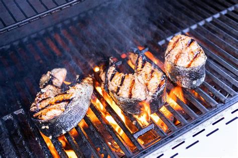 6 Steps to Make Gas Grill Taste Like Charcoal - Empire Herald