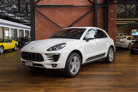 2016 Porsche Macan S (MY17) - Richmonds - Classic and Prestige Cars ...