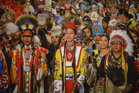 Photos of Gathering of Nations 2018 Grand Entry - PowWows.com